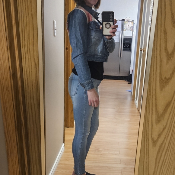 * 3 for $10 * BDG Cropped denim jacket - Picture 8 of 9